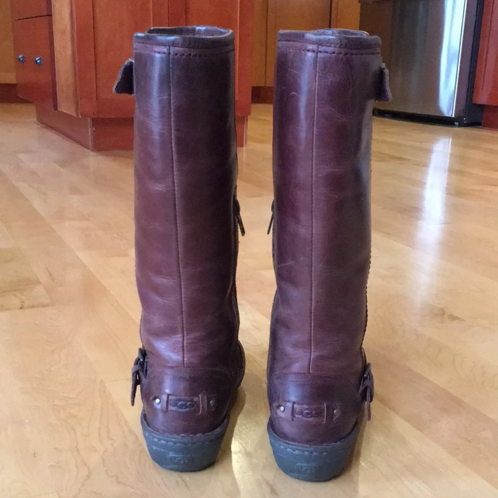 UGG Tupelo Leather Boots With Sheepskin Lining